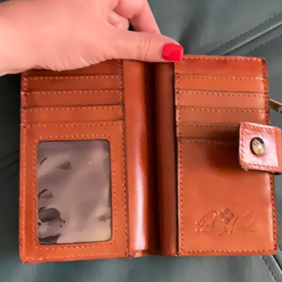 Patricia Nash Cirella leather wallet - Picture 3 of 4